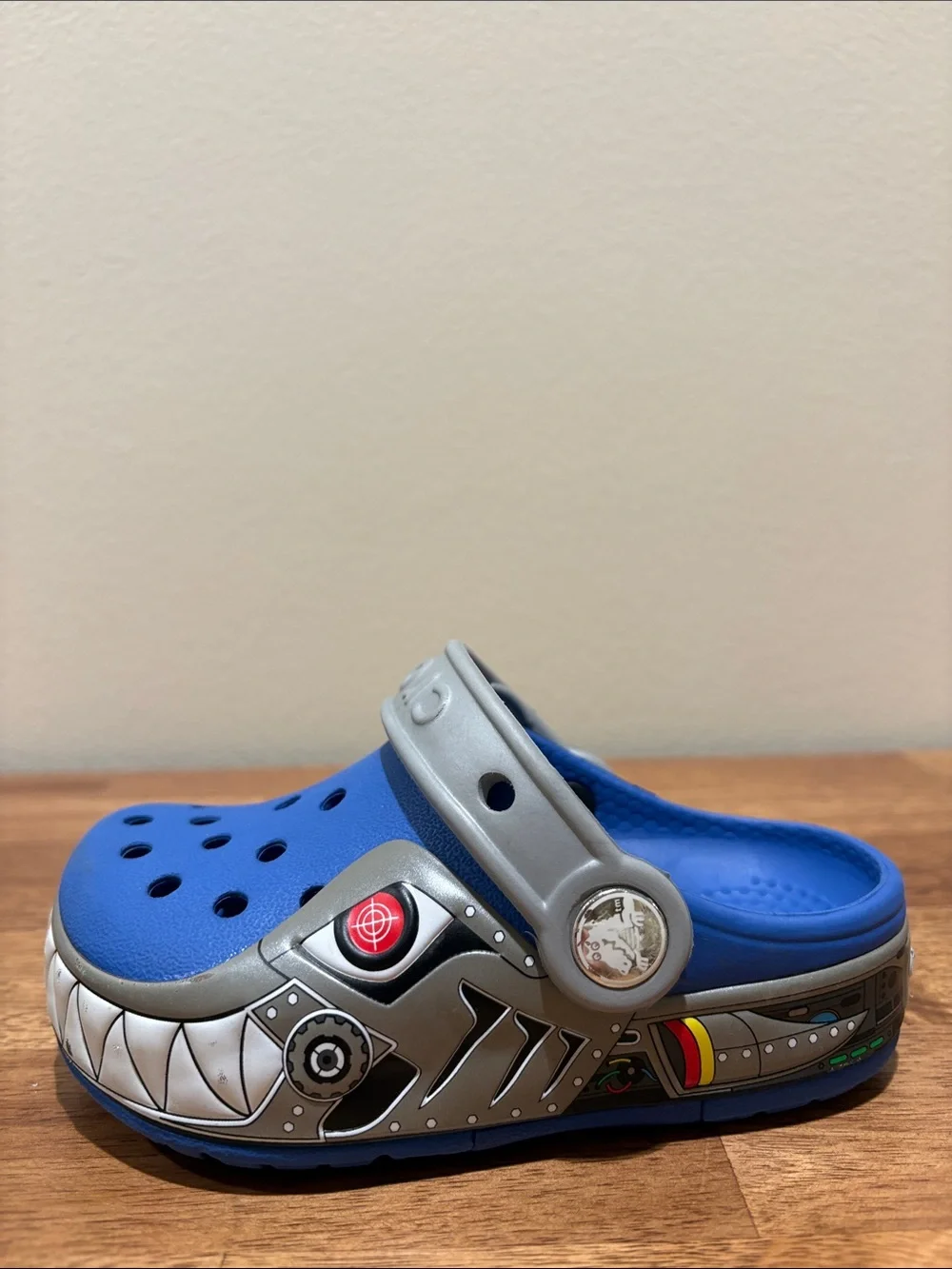 CrocsLights Light Up Robo Shark Clogs - 2014 Rare Vintage